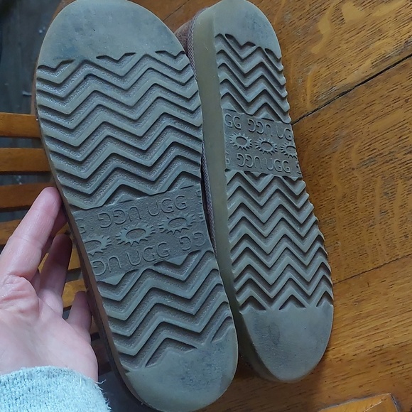 Vintage UGG Chelsea Boots *Final Price* - Picture 7 of 12